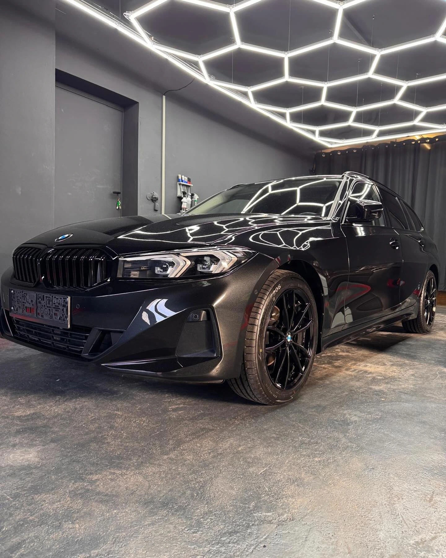 BMW 3er Touring in Schwarz nach der Aufbereitung
